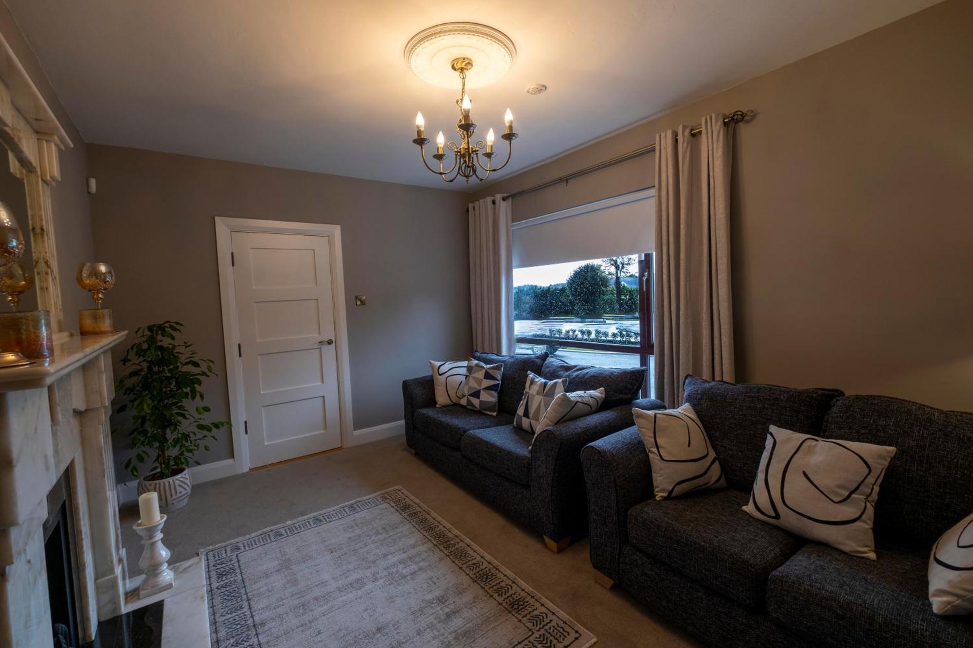 The Hillcrest, Luxury Accommodation In Castleblayney Town Экстерьер фото
