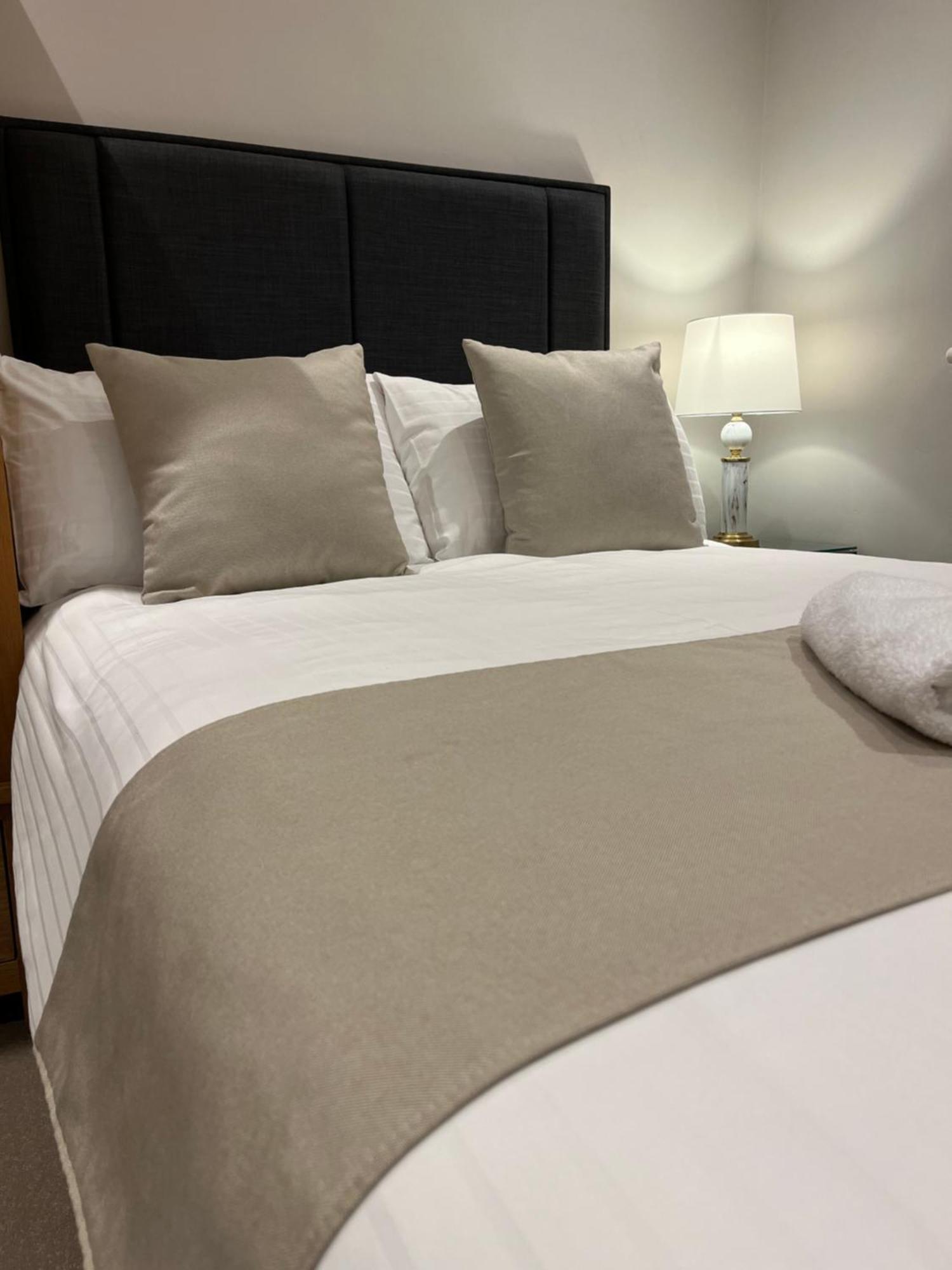 The Hillcrest, Luxury Accommodation In Castleblayney Town Экстерьер фото