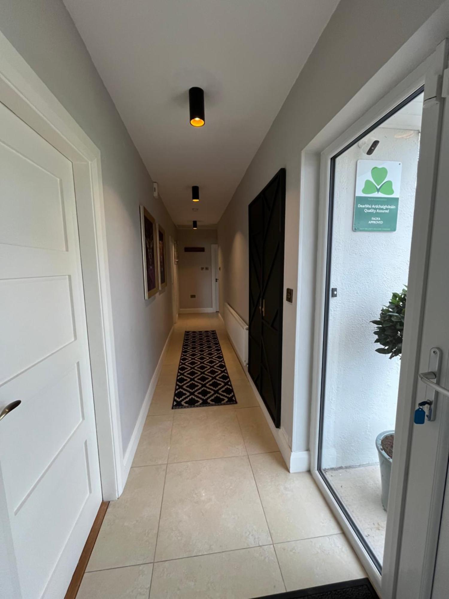 The Hillcrest, Luxury Accommodation In Castleblayney Town Экстерьер фото